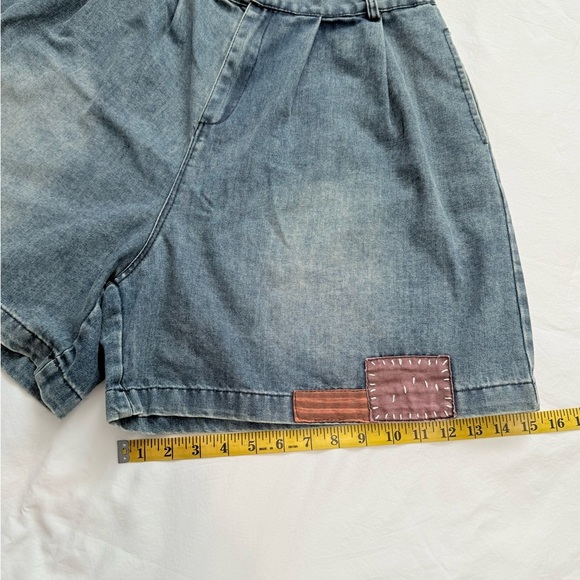 Vintage Denim Shorts for Women Size M High Waist Loose Fit with Front Pleats - Picture 9 of 16